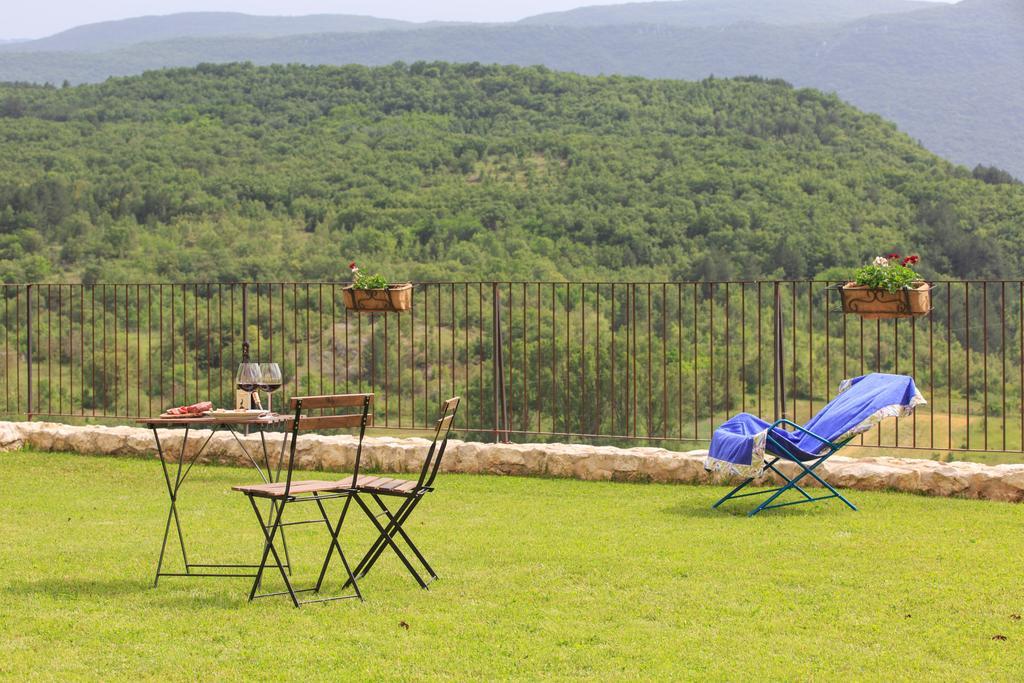 Casa Rosati Hotel Fontecchio ภายนอก รูปภาพ