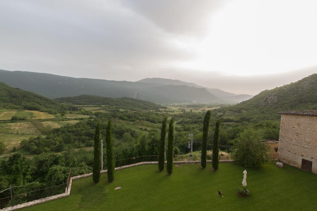 Casa Rosati Hotel Fontecchio ภายนอก รูปภาพ