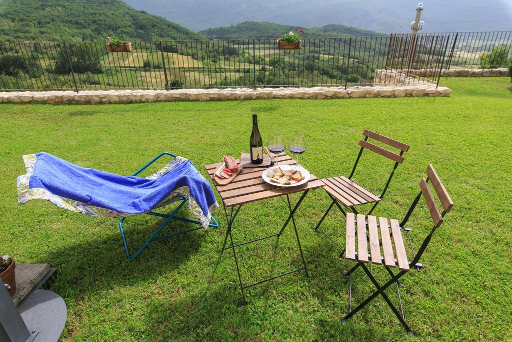 Casa Rosati Hotel Fontecchio ภายนอก รูปภาพ
