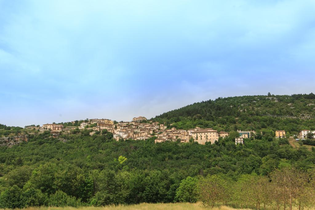 Casa Rosati Hotel Fontecchio ภายนอก รูปภาพ